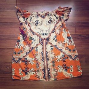 BRAND NEW NEVER WORN SIZE M ANGIE TUNIC